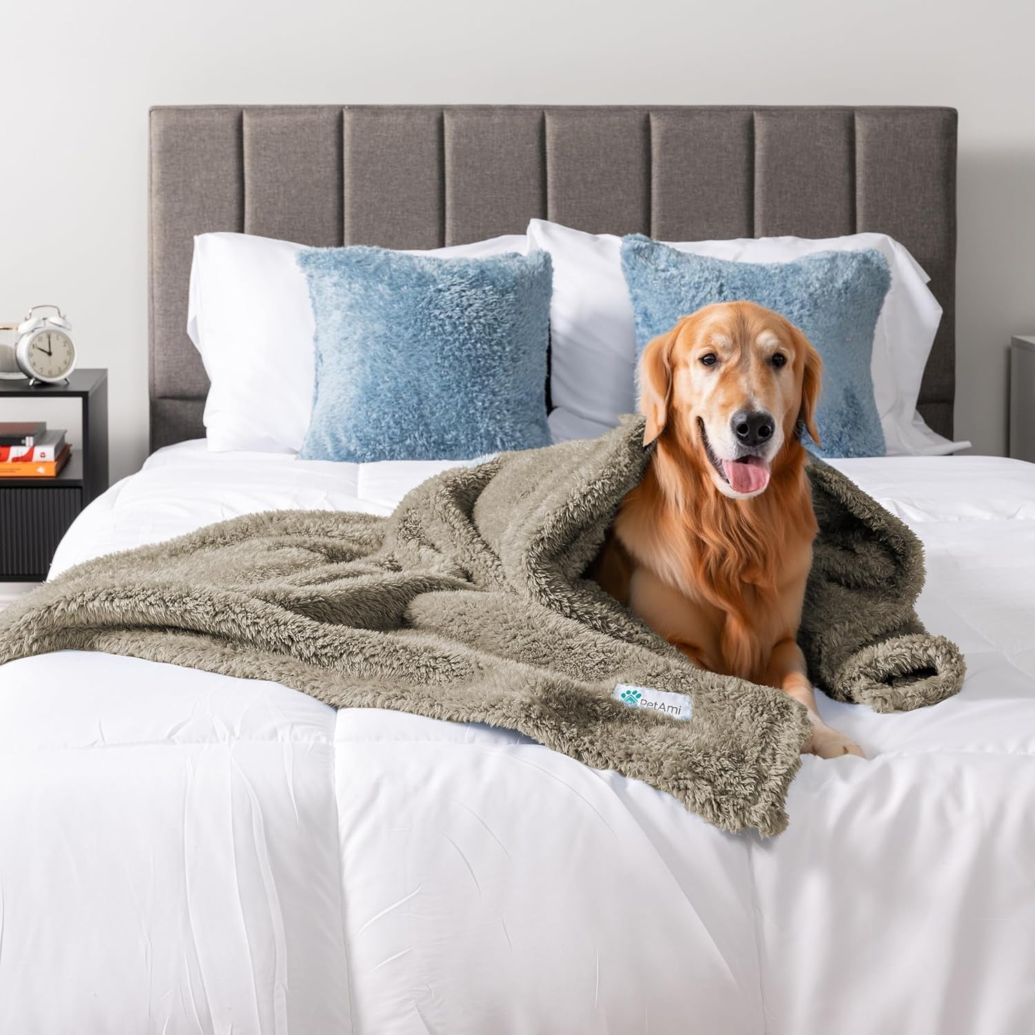 Couch Defender – Waterproof Fluffy Pet Blanket